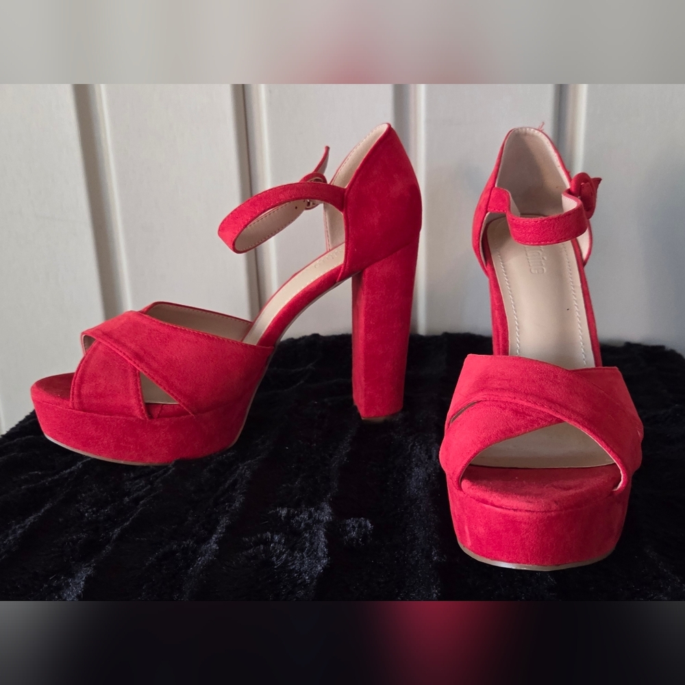 MCKOINE women's 5 Inch Red Platform Heels SZ EURO 41